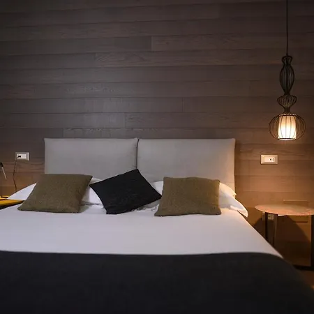 The Attico 4*